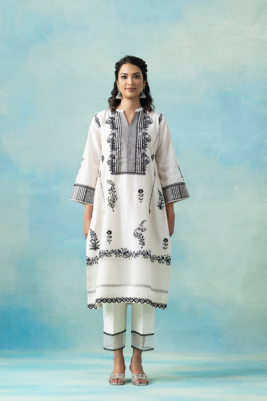 White Maheshwari Kurta Set with Striped Neck Detail