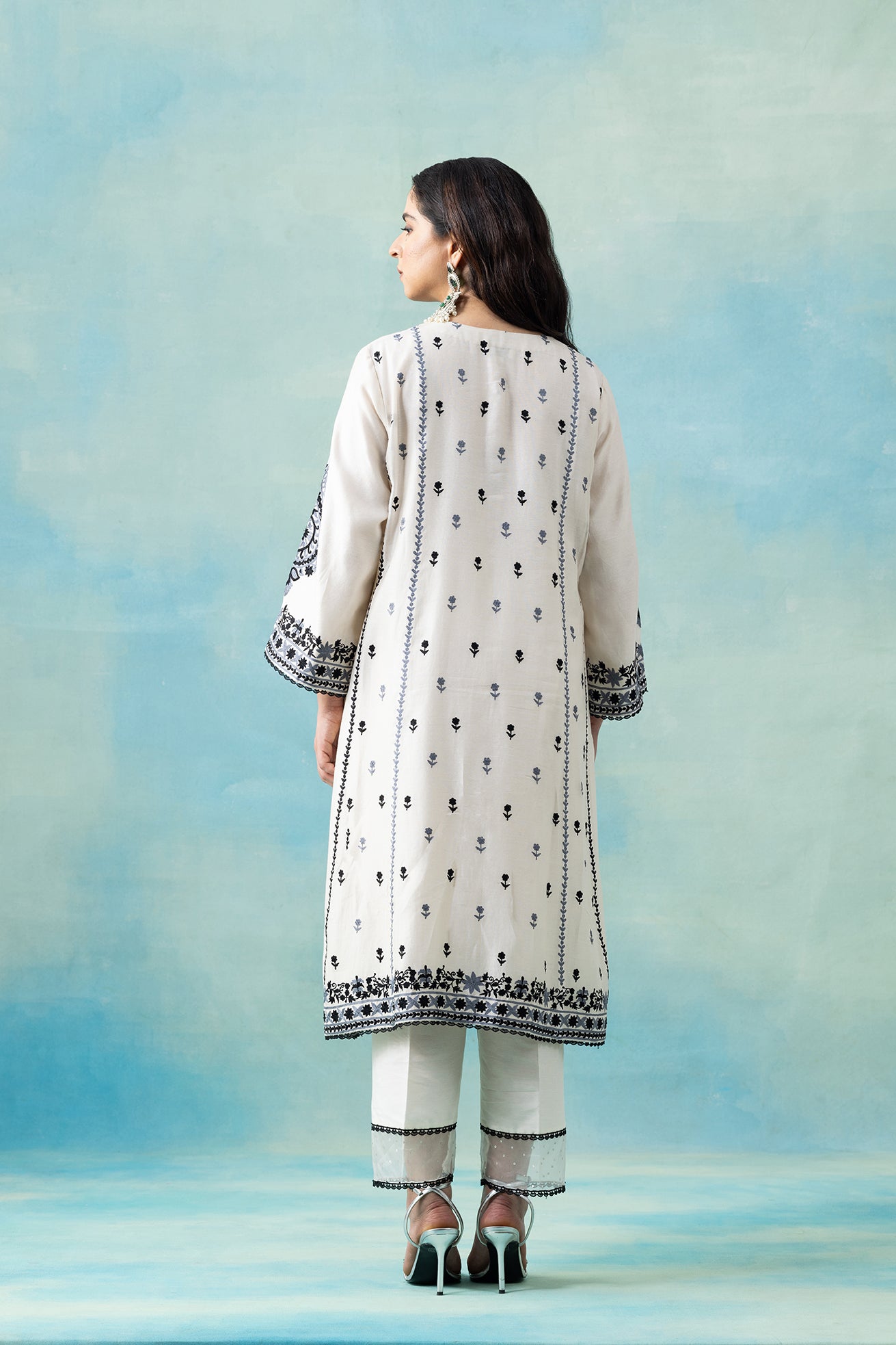 White Maheshwari Kurta Set with Navy Embroidery