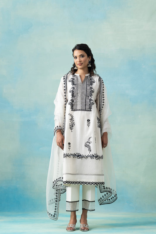 White Maheshwari Kurta Set with Striped Neck Detail