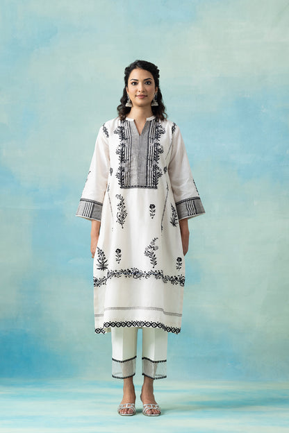 White Maheshwari Kurta Set with Striped Neck Detail