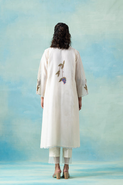 White Maheshwari Kurta Set with Bird & Botanical Embroidery