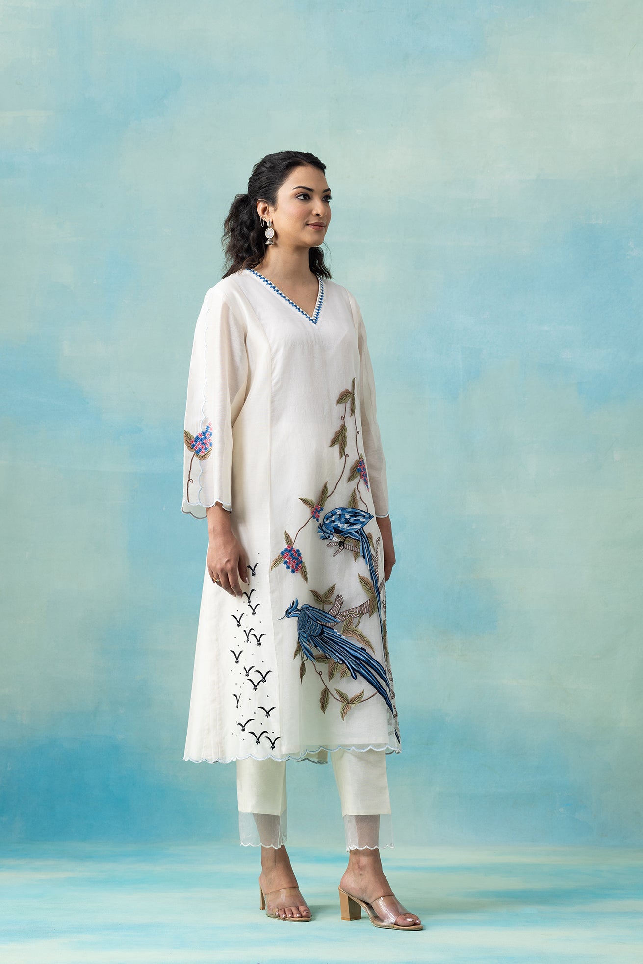 White Maheshwari Kurta Set with Bird & Botanical Embroidery