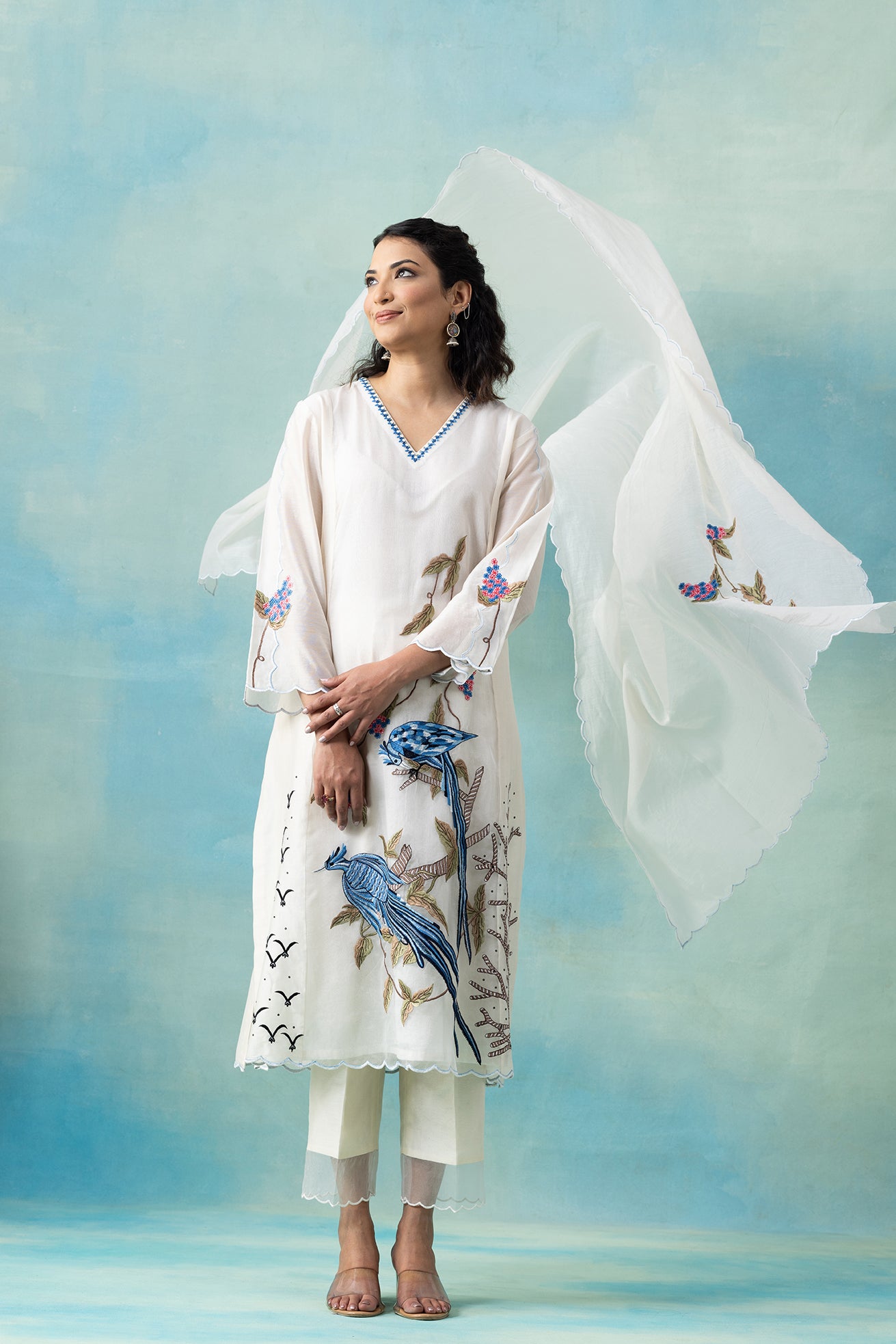White Maheshwari Kurta Set with Bird & Botanical Embroidery