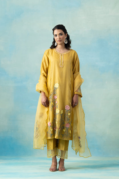 Sunlit Yellow Maheshwari Kurta Set
