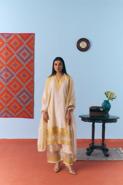 White & Lime Silk Chanderi Kurta Set with Thread Embroidery