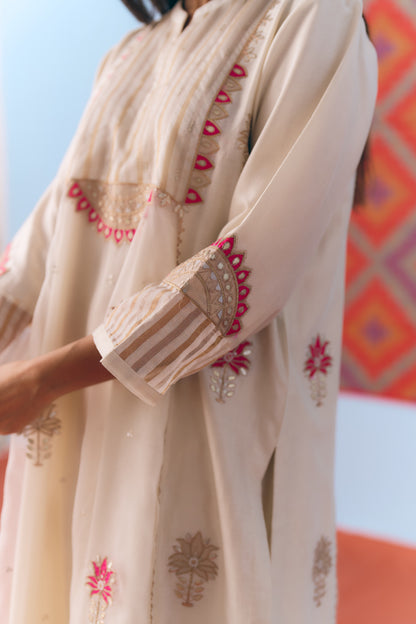 White Silk Chanderi Kurta Set with Pink Appliqué & Gota Embroidery