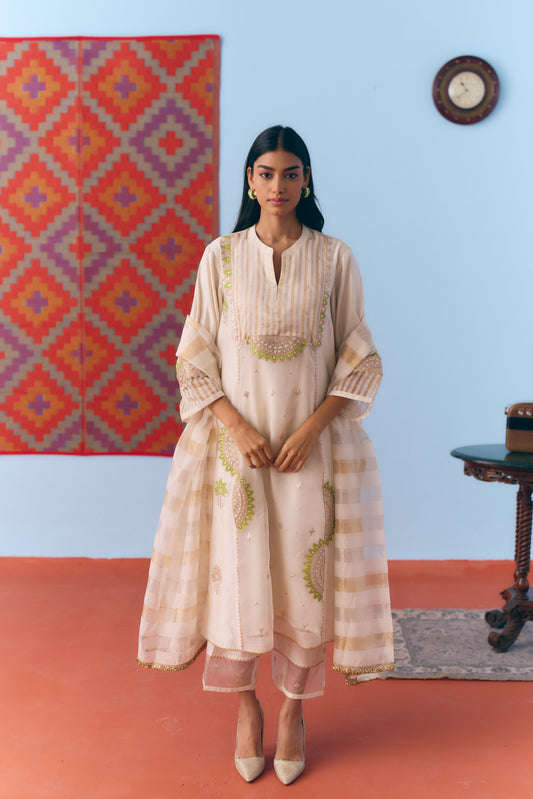 White Silk Chanderi Kurta Set with Green Appliqué & Gota Embroidery