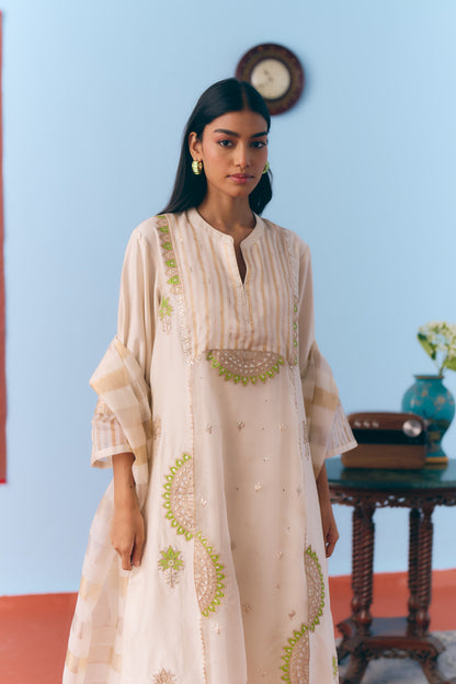 White Silk Chanderi Kurta Set with Green Appliqué & Gota Embroidery