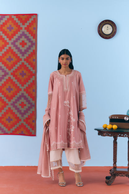 Dusky Pink Silk Chanderi Kurta Set with White Thread & Zari Embroidery