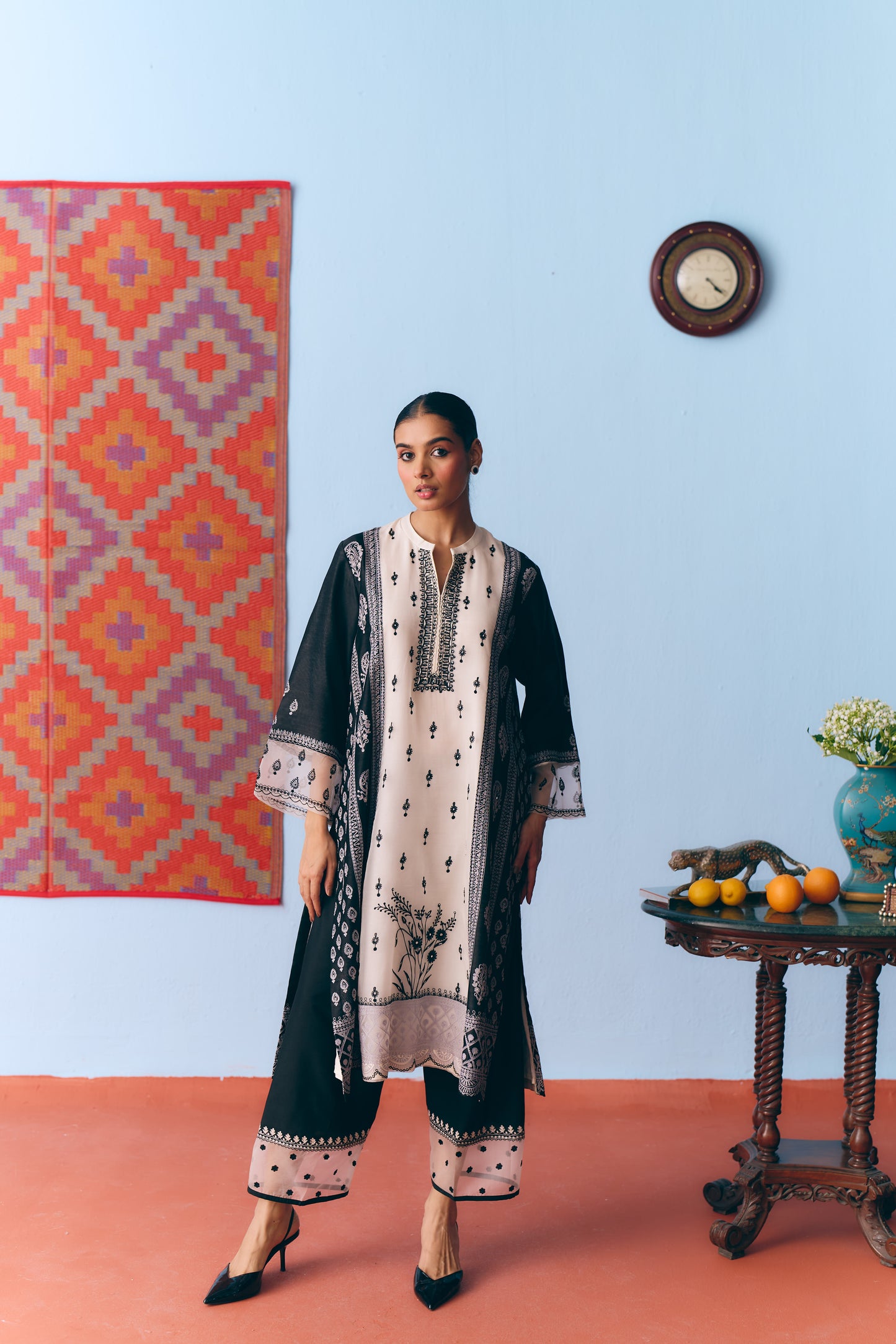Black & White Silk Chanderi Kurta Set with Thread & Pita Embroidery