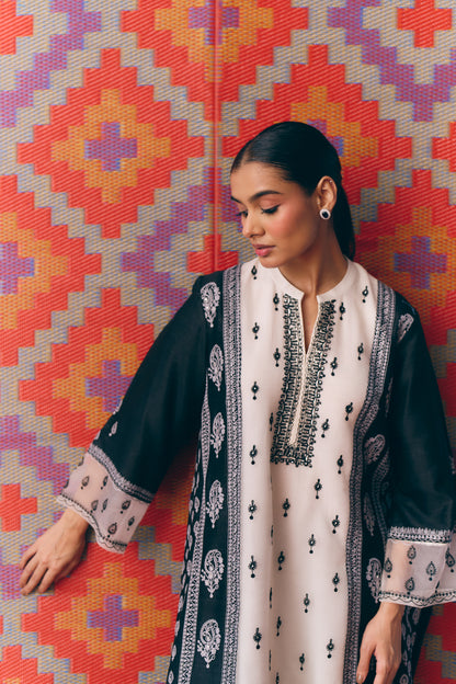 Black & White Silk Chanderi Kurta Set with Thread & Pita Embroidery