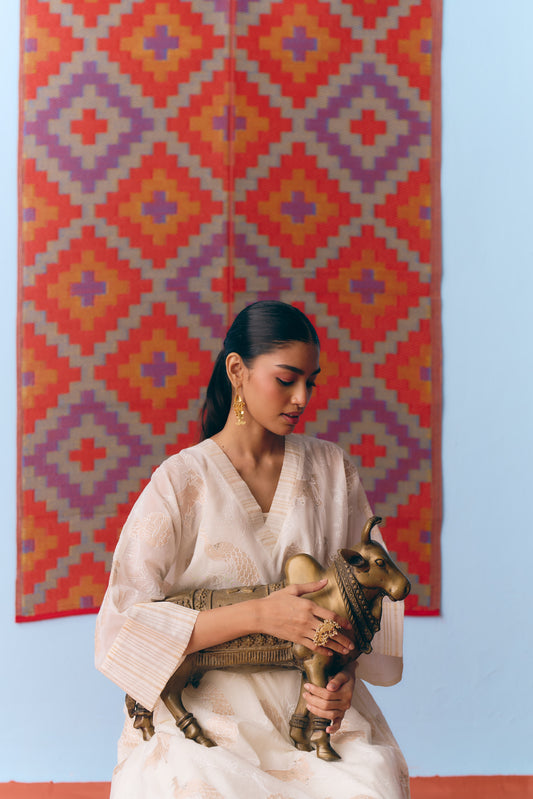 White Chanderi Antifit Co-ord with Dull Gold Tissue Appliqué